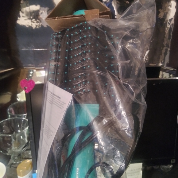 Revlon one step hair dryer n vomumizer - Picture 3 of 5